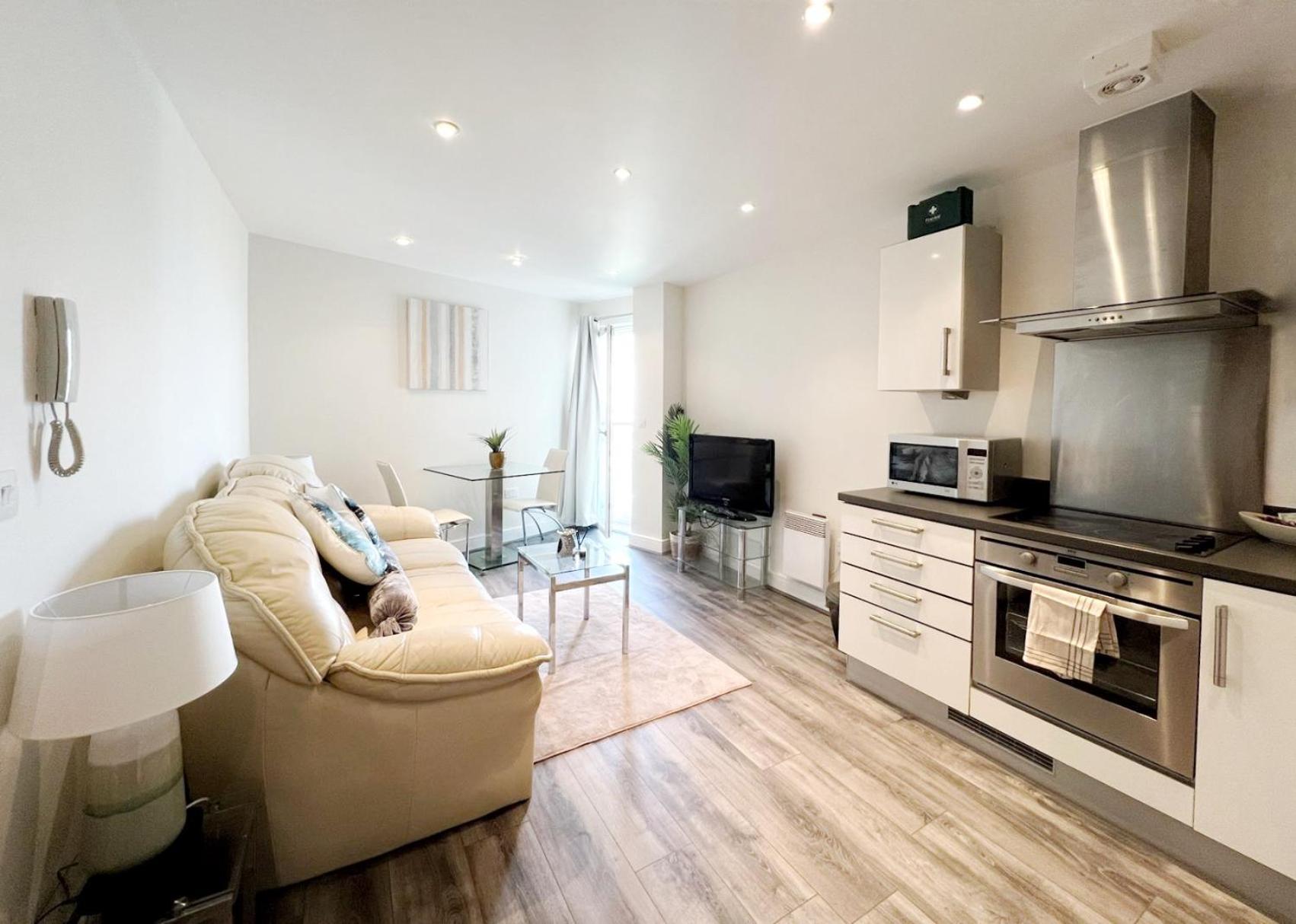 Seaview Boutique One-Bedroom Apt Swansea Exterior photo